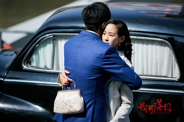 长河落日来袭张鲁一低调儒雅文艺范张钧甯甜美可人御姐范