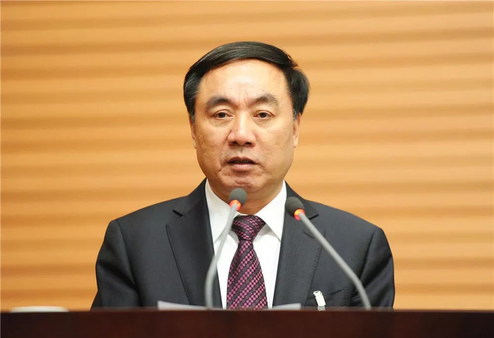 金句比如2019年"两会"杨学文说:年年的"两会",首先被刷屏的一定是工作