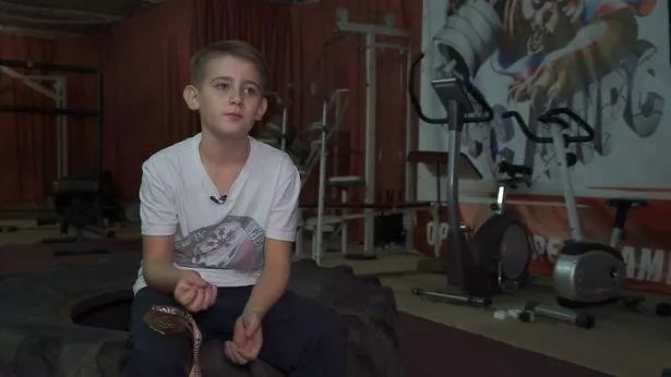 在注意到儿子对此感兴趣之后,父亲阿森尼61克莱瓦金(arseny kleva