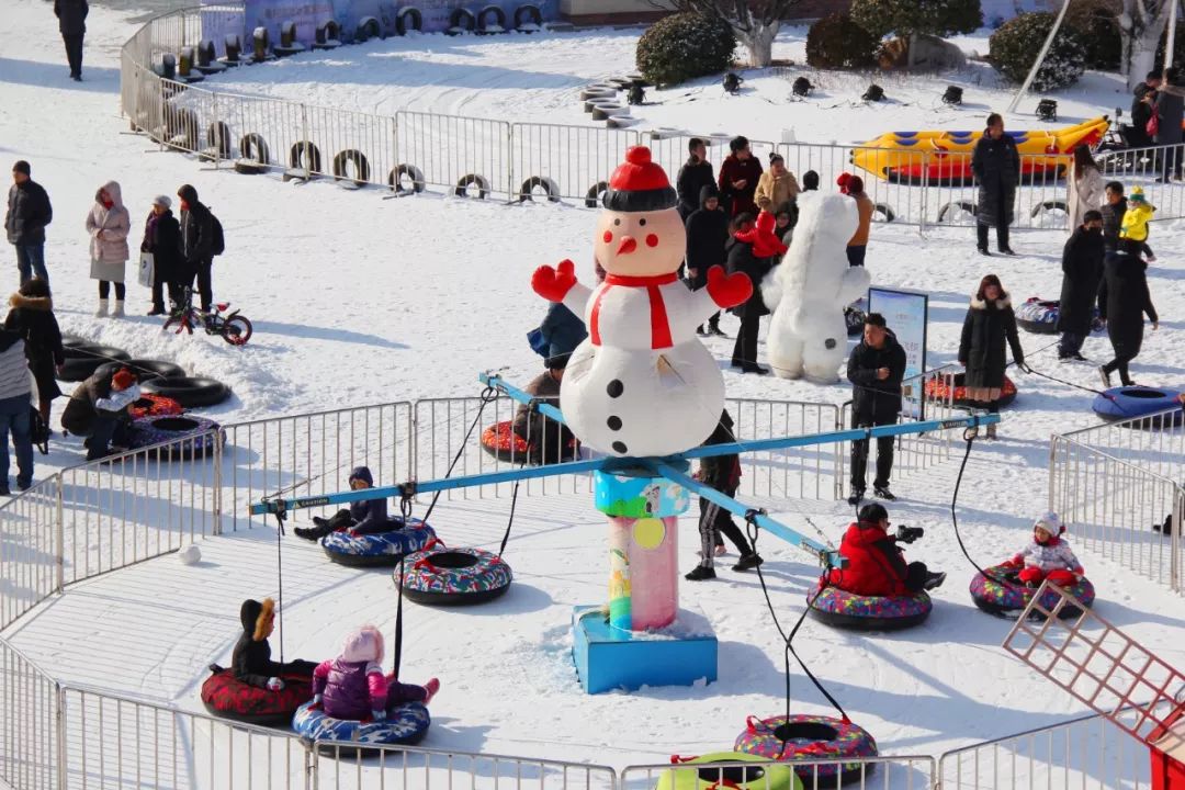 大连塔河湾冰雪嘉年华图片