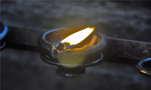 人死如灯灭,能带走什么?_名利