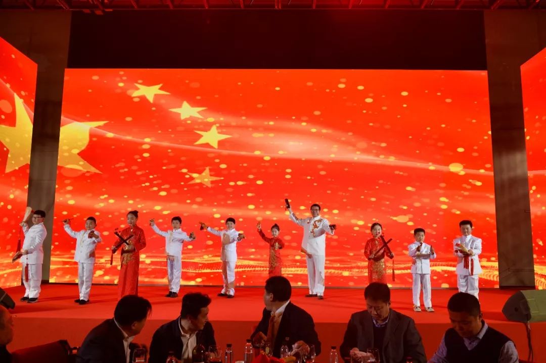 快板《祖国颂》与惠安女合影留念新春祝福现场抽奖共同歌唱《我和我的