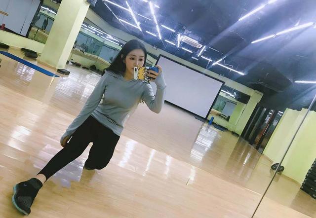 另外今天小组赛第二轮b组的比赛也是即将打响,大家锁定虎牙围观精彩