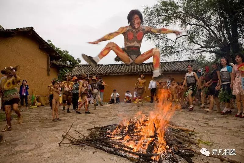 不单是自由在在,更重要的是,摩旅者内心深处有国王般的骄傲_阿细人