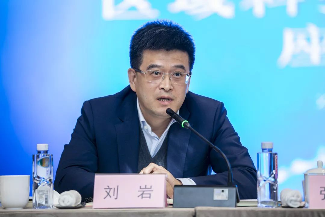 刘岩书记对过去一年来各区科技部门对上海科技创新工作的辛勤付出和