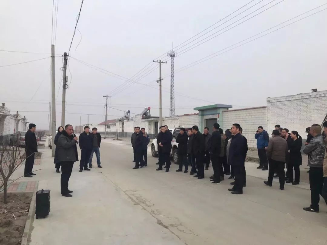 北袁庄村党支部书记李洪亮做现场讲解南孙庄村党支部书记孙守洪做现场