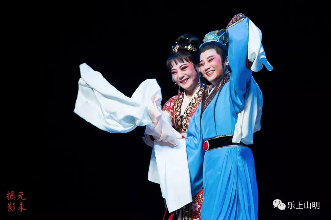 黄金一代经典呈现章瑞虹陈颖孔雀东南飞单仰萍章瑞虹郑国凤孟丽君现场