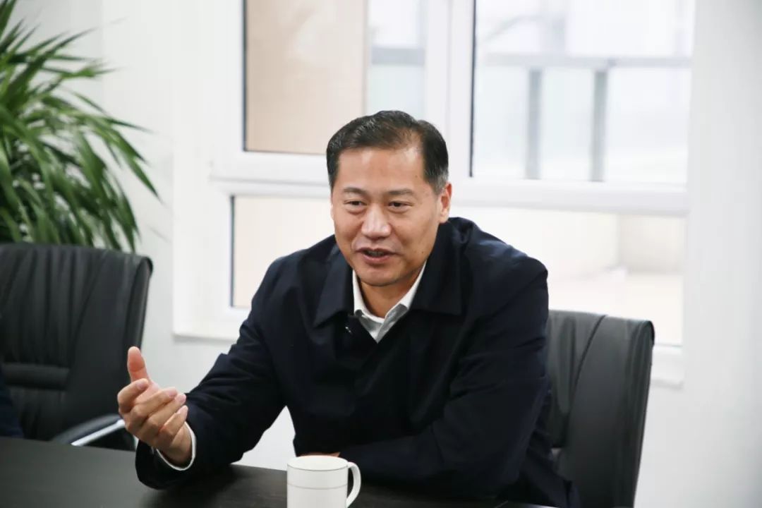 柳景武联系走访高层次专家人才