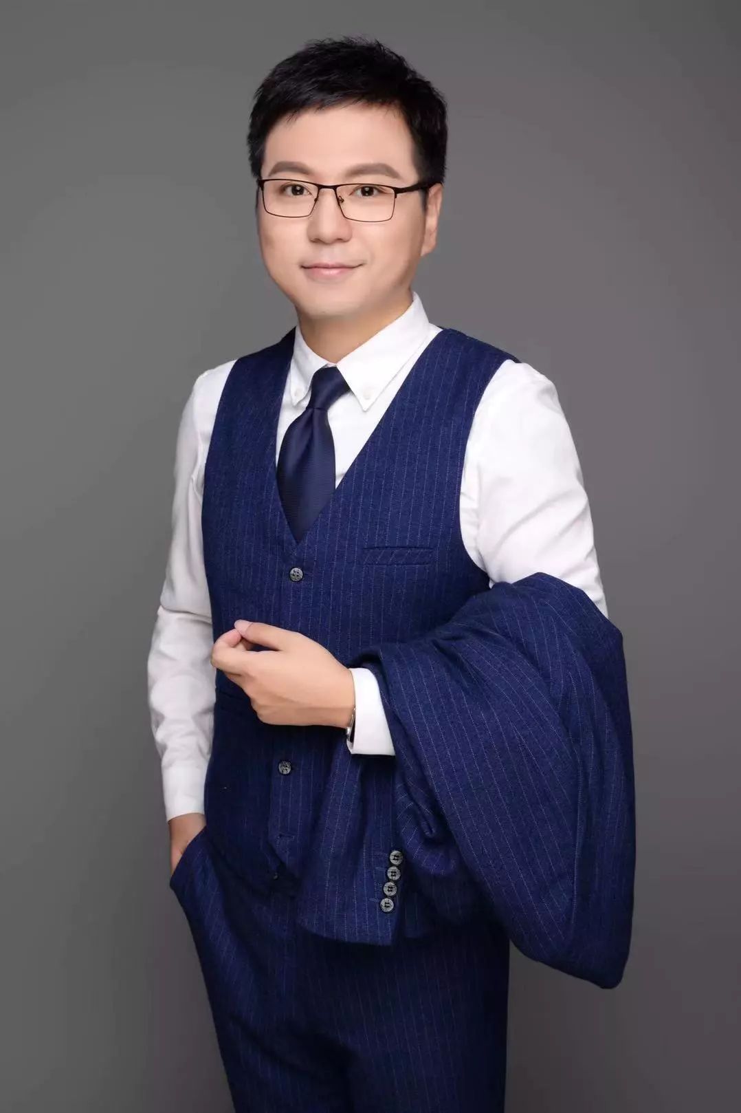 倾听在古代诗诵读王栋