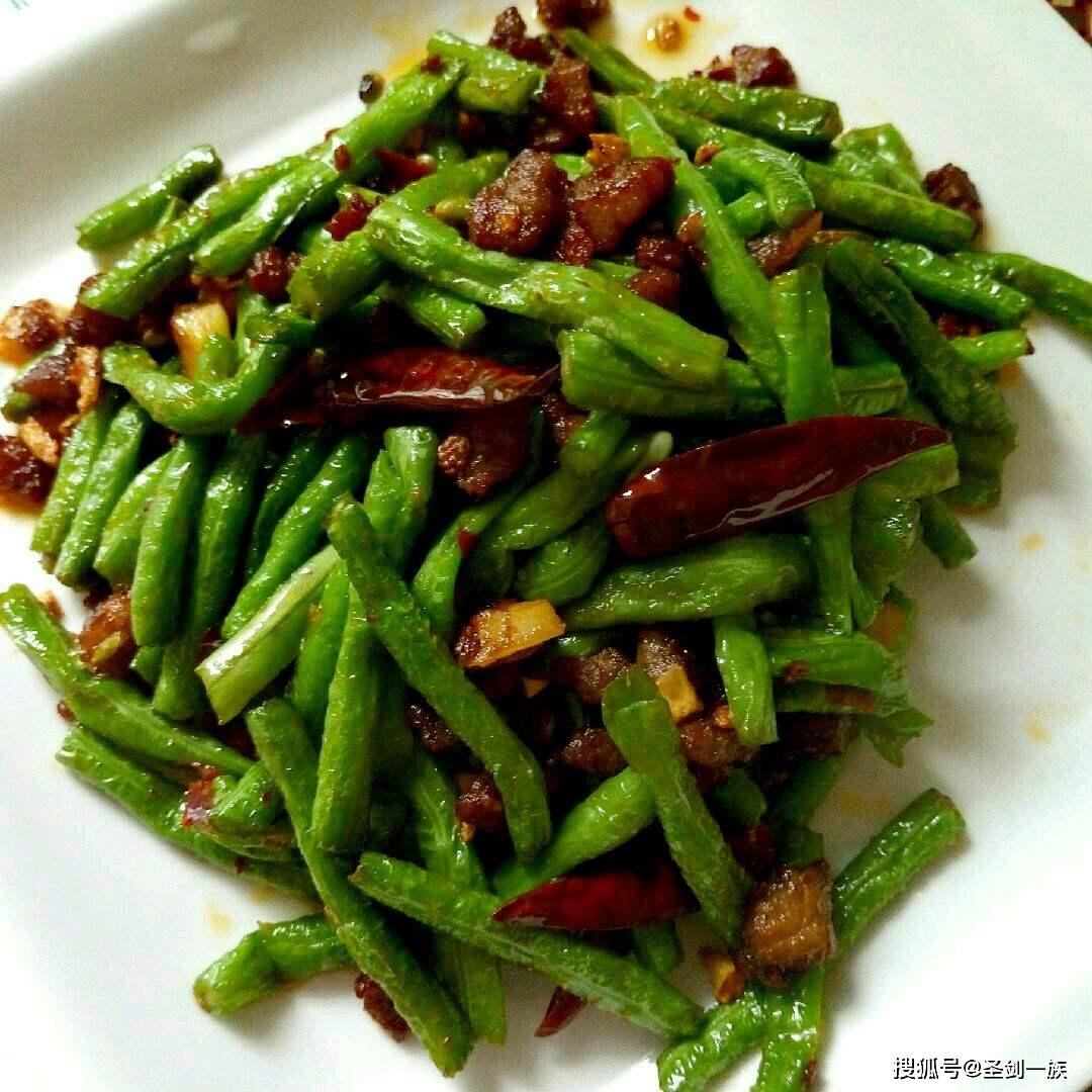原创孩子们爱吃的家常菜做法简单营养好开胃又下饭椒炒鸡腿肉