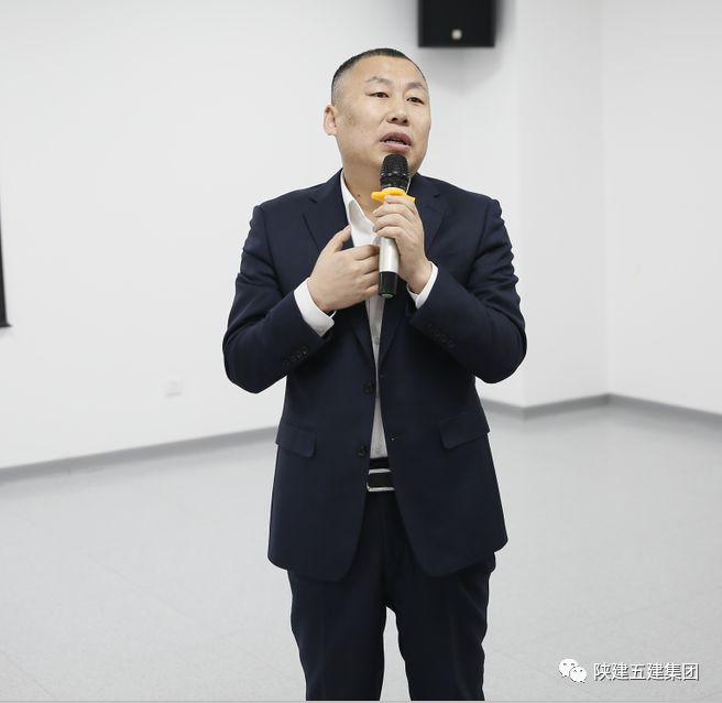 奕斯伟硅片技术有限公司董事长杨新元,总经理刘还平,陕建五建集团党委