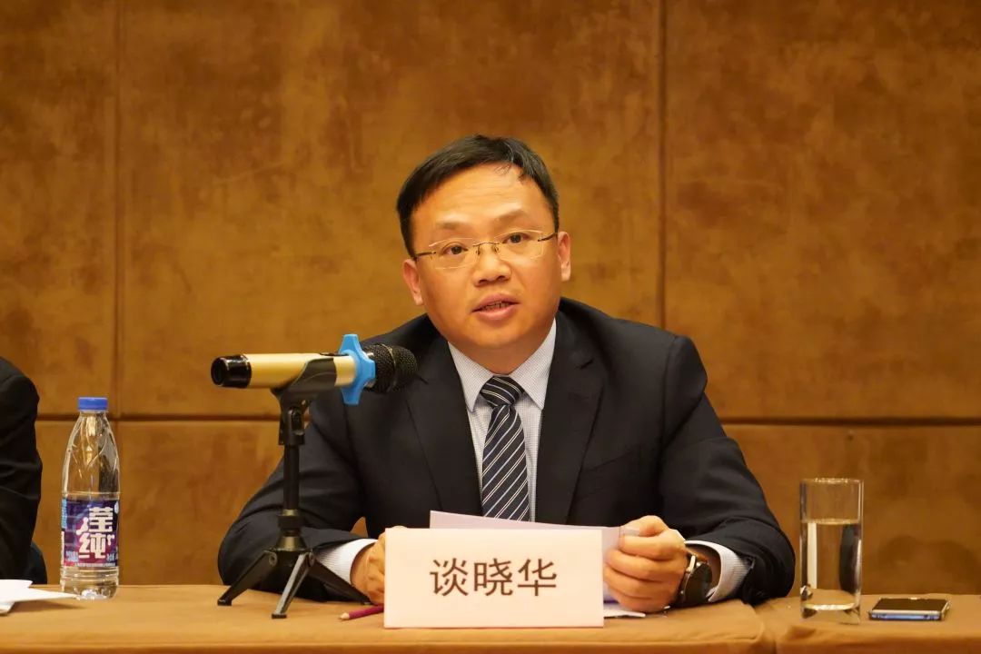 镇党委副书记,镇长谈晓华主持会议,表示党委政府将与各重点企业进一步