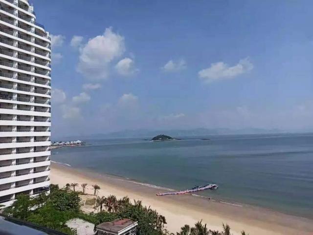 大亚湾这么一家公寓海景房楼下即沙滩享受真正的海边度假生活