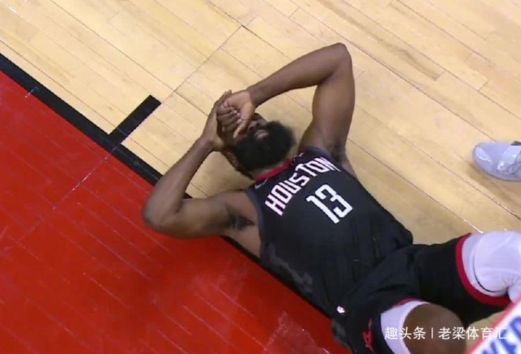 全场仅11次出手!哈登提前伤退,今天太可怜了