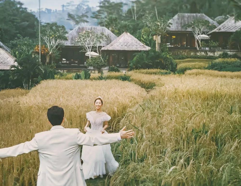 全慧彬与大2岁圈外男友在巴厘岛完婚,唯美婚纱照公开充满幸福感