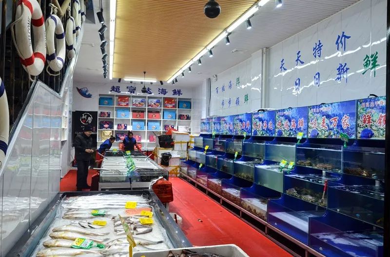 可外卖可堂食进了这家海鲜超市我疯了连买带吃根本拉不住