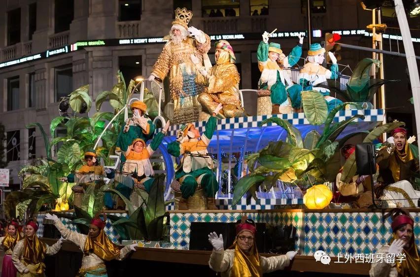 又是一年甜蜜时刻三王节彩车来了漫天糖果也来了