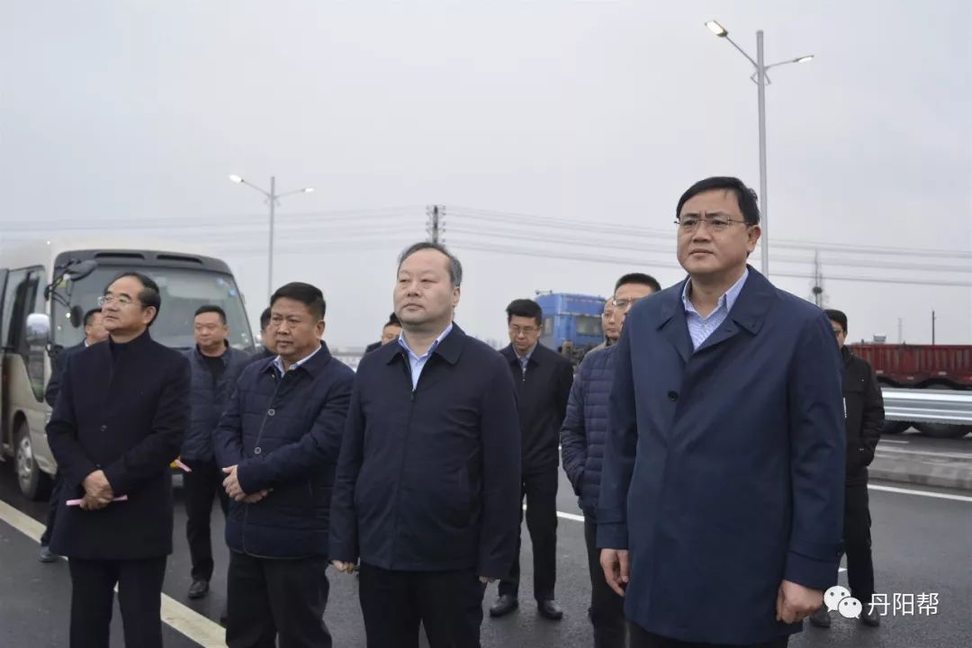 市领导黄春年,黄万荣,赵志强,李忠法,沈岳方,符卫国专程来到工程现场