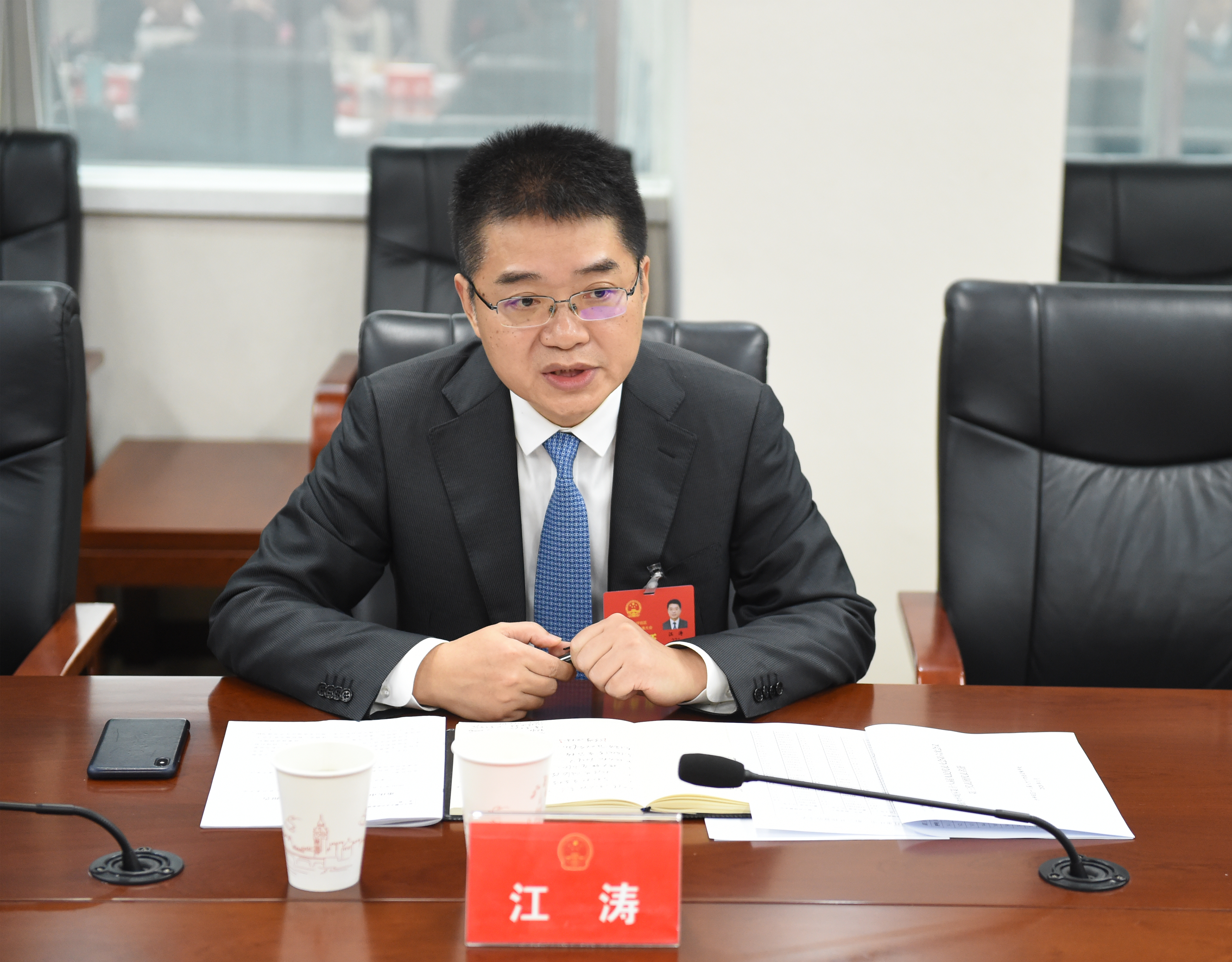 在参加人大分团活动时,江涛表示,2019年,全区上下紧扣重庆向西战略