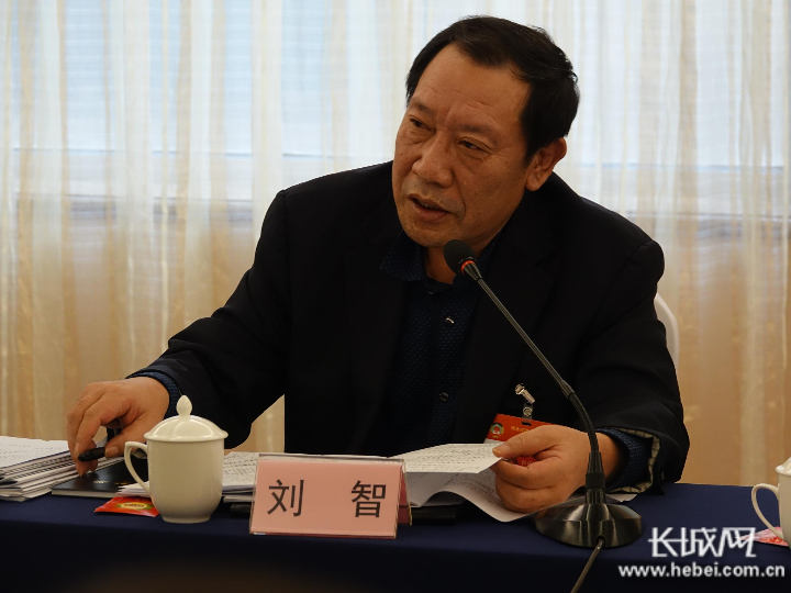 两会热议有温度可触摸有举措可期待