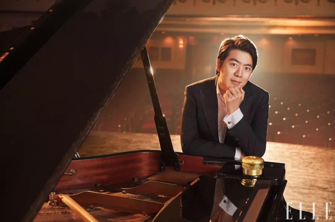爱在黑白键敲击时:有种经典场景,叫钢琴的荣光献礼_郎朗