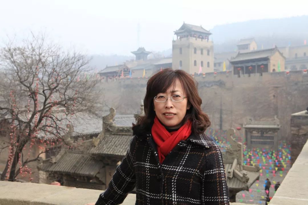 北京科技大学第六届研师亦友我最喜爱的导师材料学院李静媛教授风采