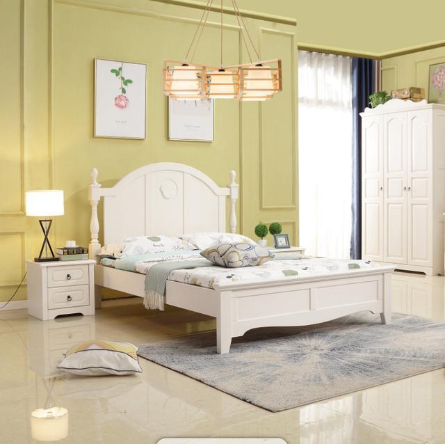 床不可正对卧室门而放,更不能让床头靠着门.