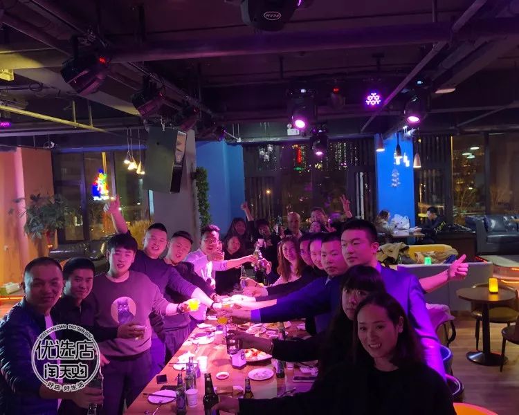 太原开了一家现场音乐酒吧结果一进门真相令人惊愕