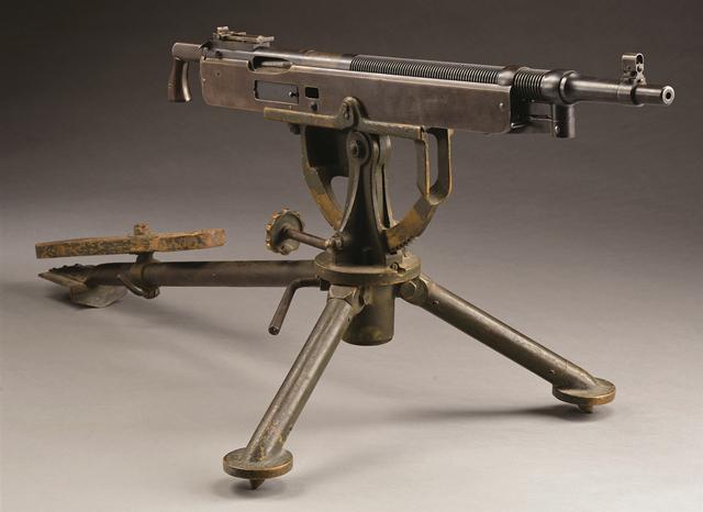 被凡尔赛条约逼出来的通用机枪mg34造成二战德国机枪型号混乱