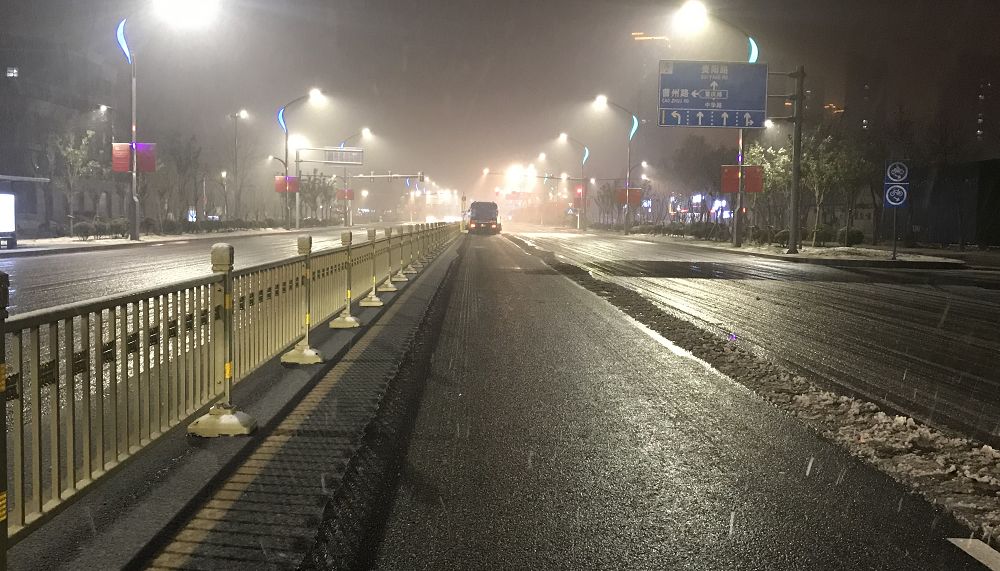 附:雪夜美景_路面