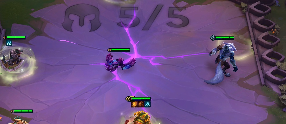 胡掠食者在选择赌掠食者阵容,即打完三波野怪二星掠食者加三掠食buff