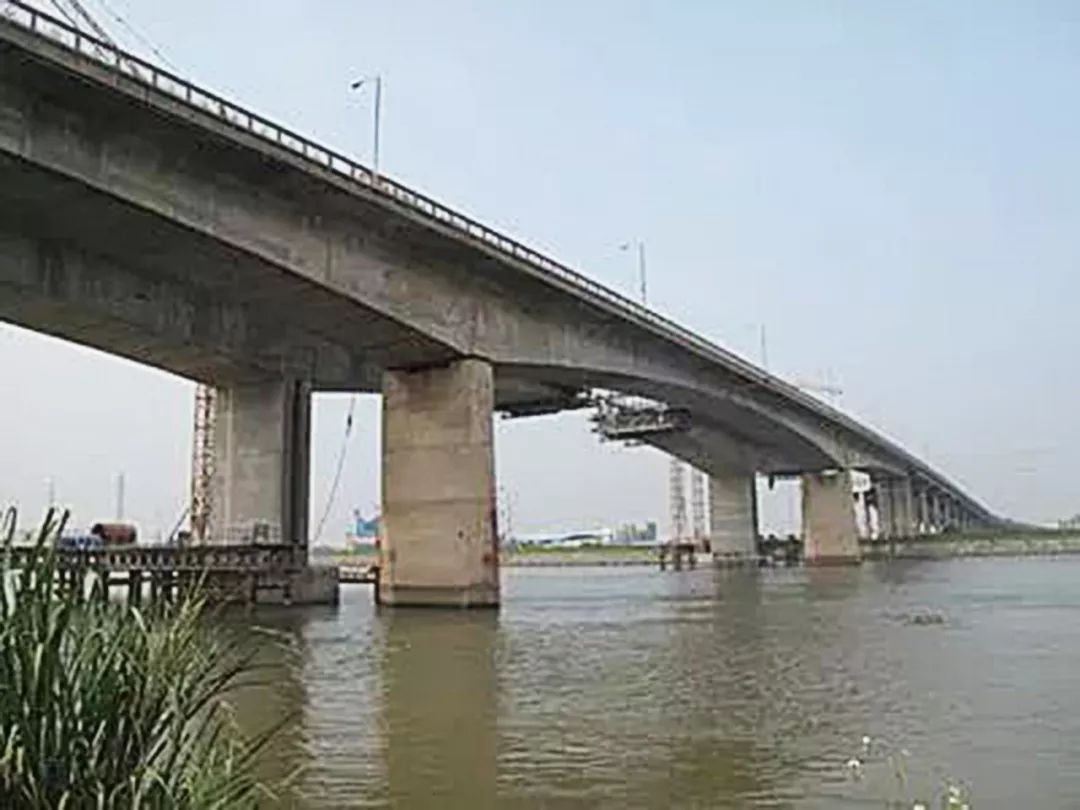 五沙大桥横跨李家沙水道