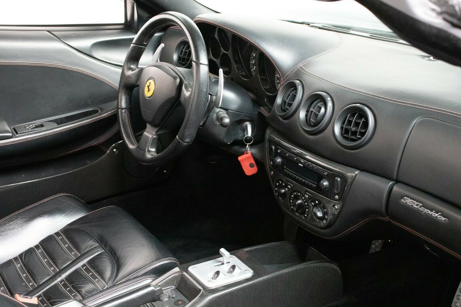 价值六万美元法拉利360 spider和兰博基尼gallardo