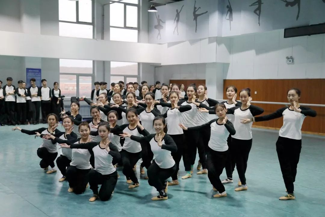 蓬莱舞蹈老师王晶图片