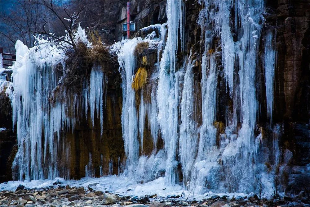云台山雪景冰瀑全网刷屏