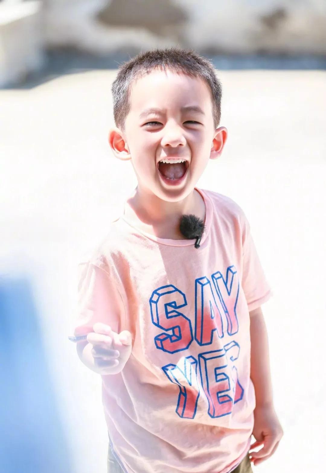 6岁jasper被夸会做人,有的时候小孩子比大人更高情商