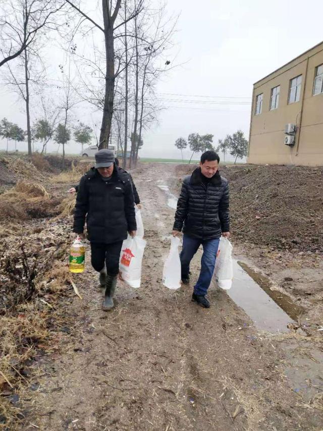 驻马店市残联领导到新蔡县栎城乡慰问