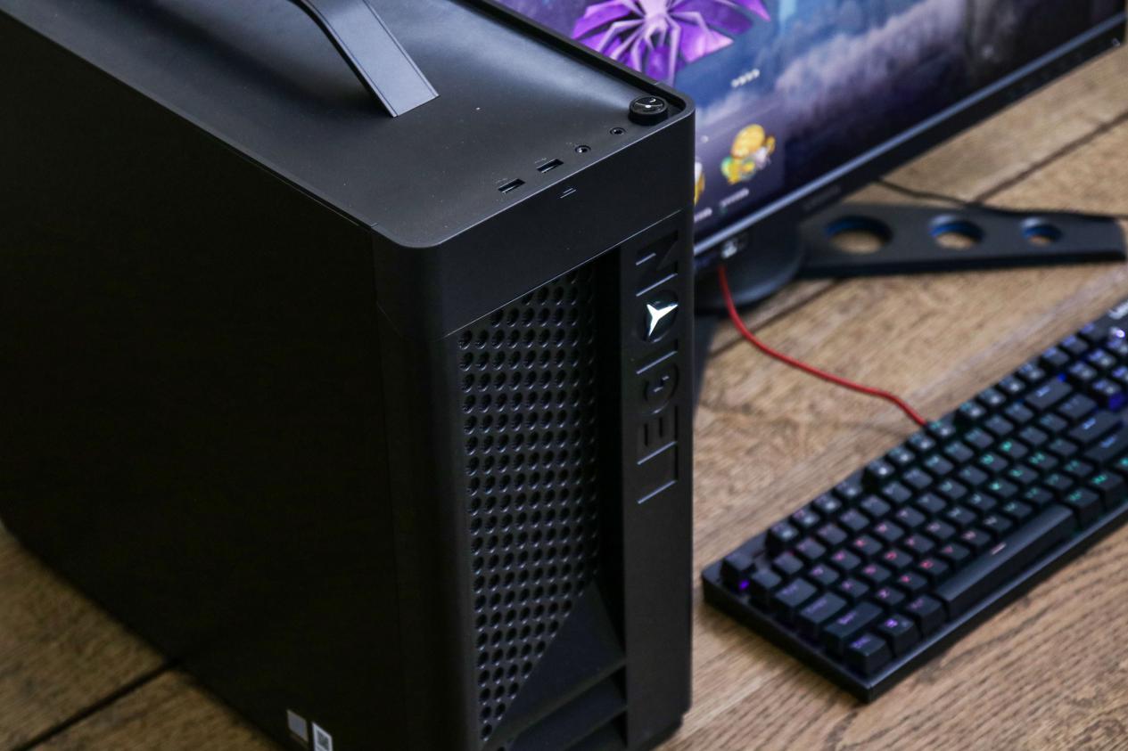 而今天我们要介绍的这款来自知名pc品牌联想之手的拯救者刃7000p游戏