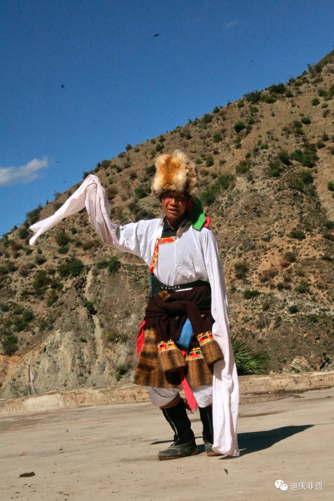 香格里拉市尼西情舞领舞人省级非遗传承人肖巴