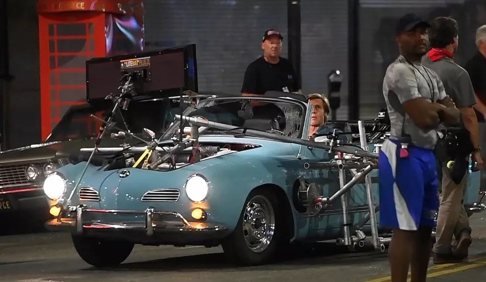 好莱坞往事里的汽车梗你都看懂了吗