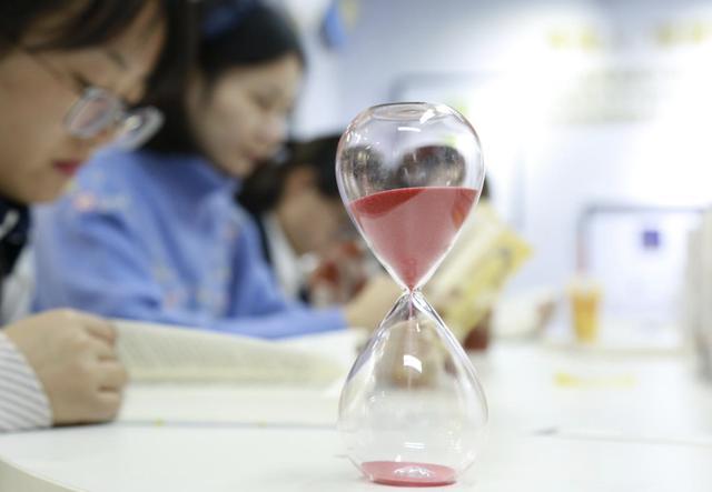 他们都是90后的一批年轻人,包括马佳佳,余佳文,温城辉,张天一,陈安妮