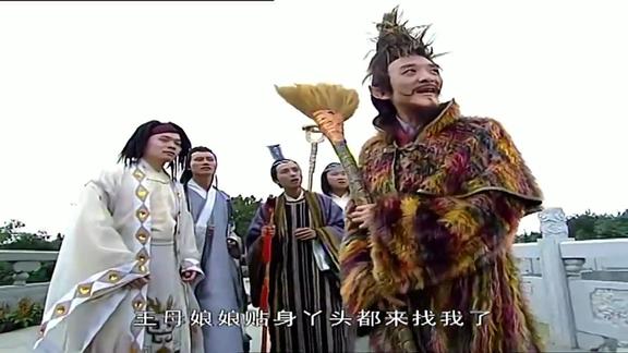 扫把星炫耀自己的新衣服结果被王母娘娘派来的仙姑啪啪打脸了