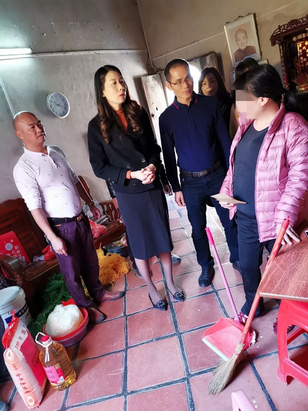 共建平安家庭"----惠来县妇联开展禁毒宣传暨送温暖志愿服务活动_葵潭