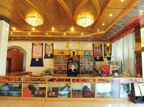 寻访藏乡民宿】西出川藏317,探访雀儿山_德格