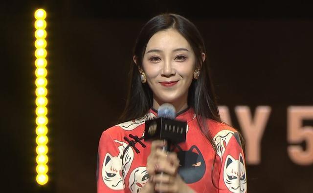 另外今天小组赛第二轮b组的比赛也是即将打响,大家锁定虎牙围观精彩