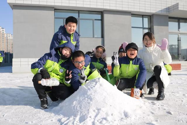 赤峰市昭乌达教育集团第十二小学：小寒连大吕 欢鹊垒新巢(图1)