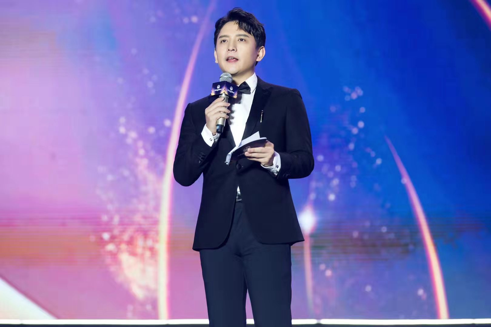 连续三年受邀主持盛典  张杨果而百克力展超强主持功力