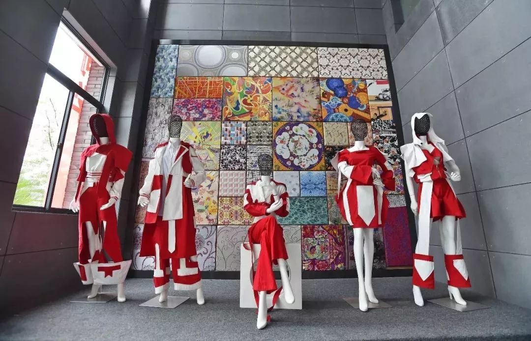 喜报产教融合校企合作达利女装学院服装专业群成功入选国家双高计划