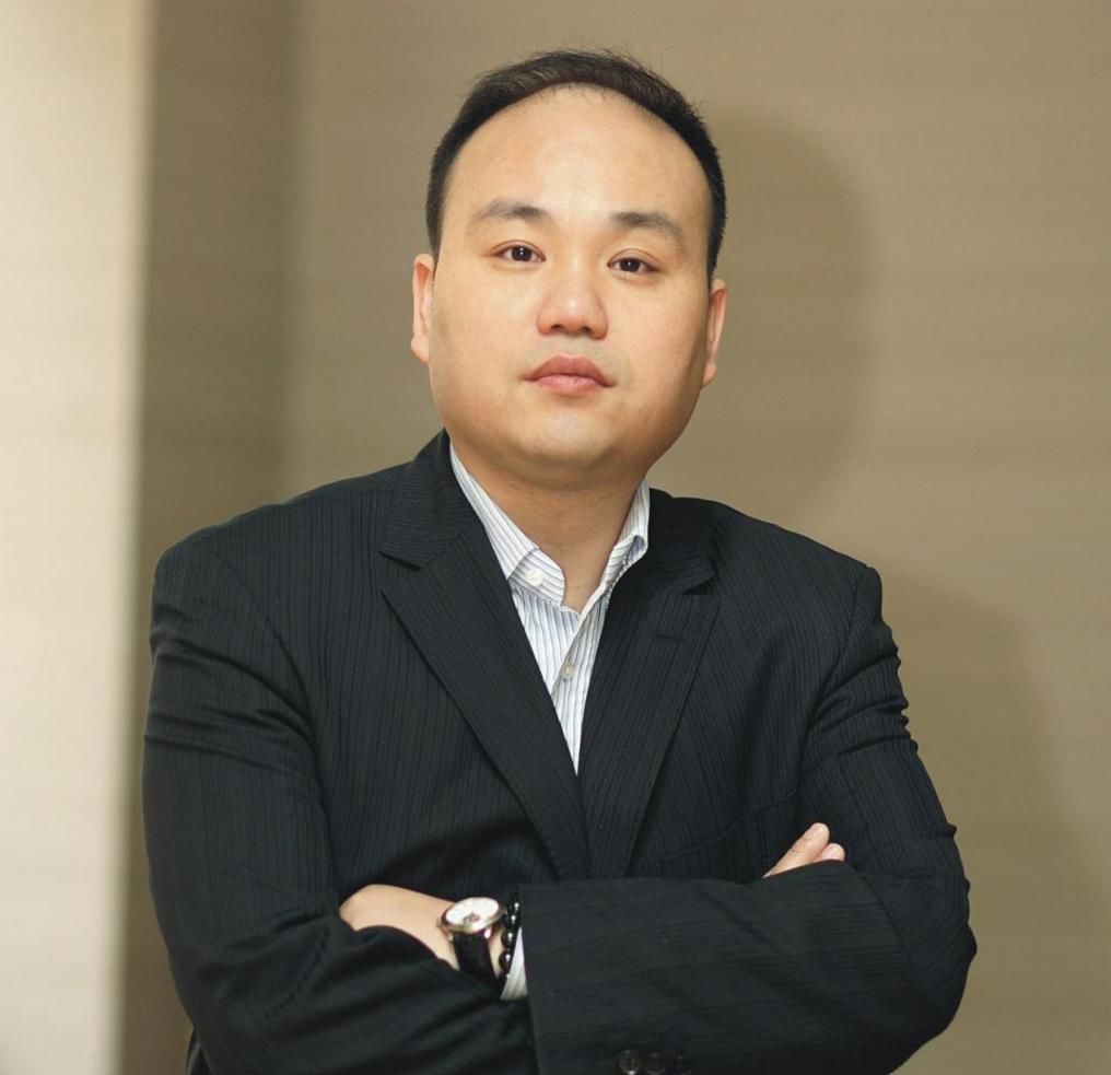 巨一集团有限公司董事长潘建中巨一集团是温州鞋业巨头,年产鞋能力达