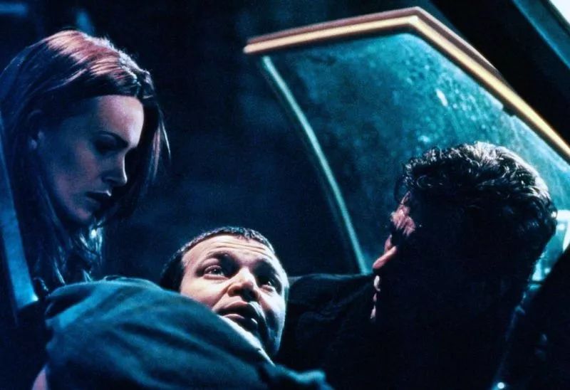 他又筹备拍摄了《高度戒备》,该片获得第17届香港电影金像奖5项提名